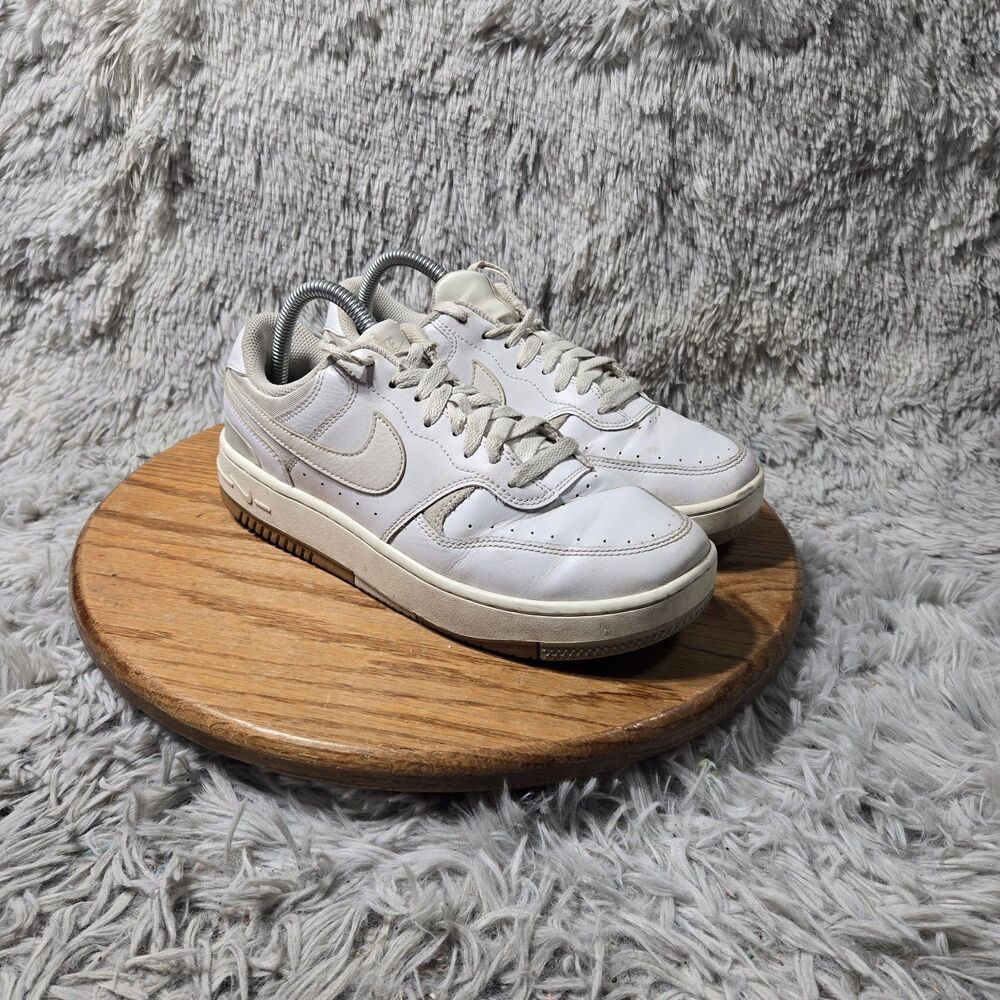 Nike Gamma Force Womens White Low Top Lace Up Sneaker Size 8.5 Low Top Leather